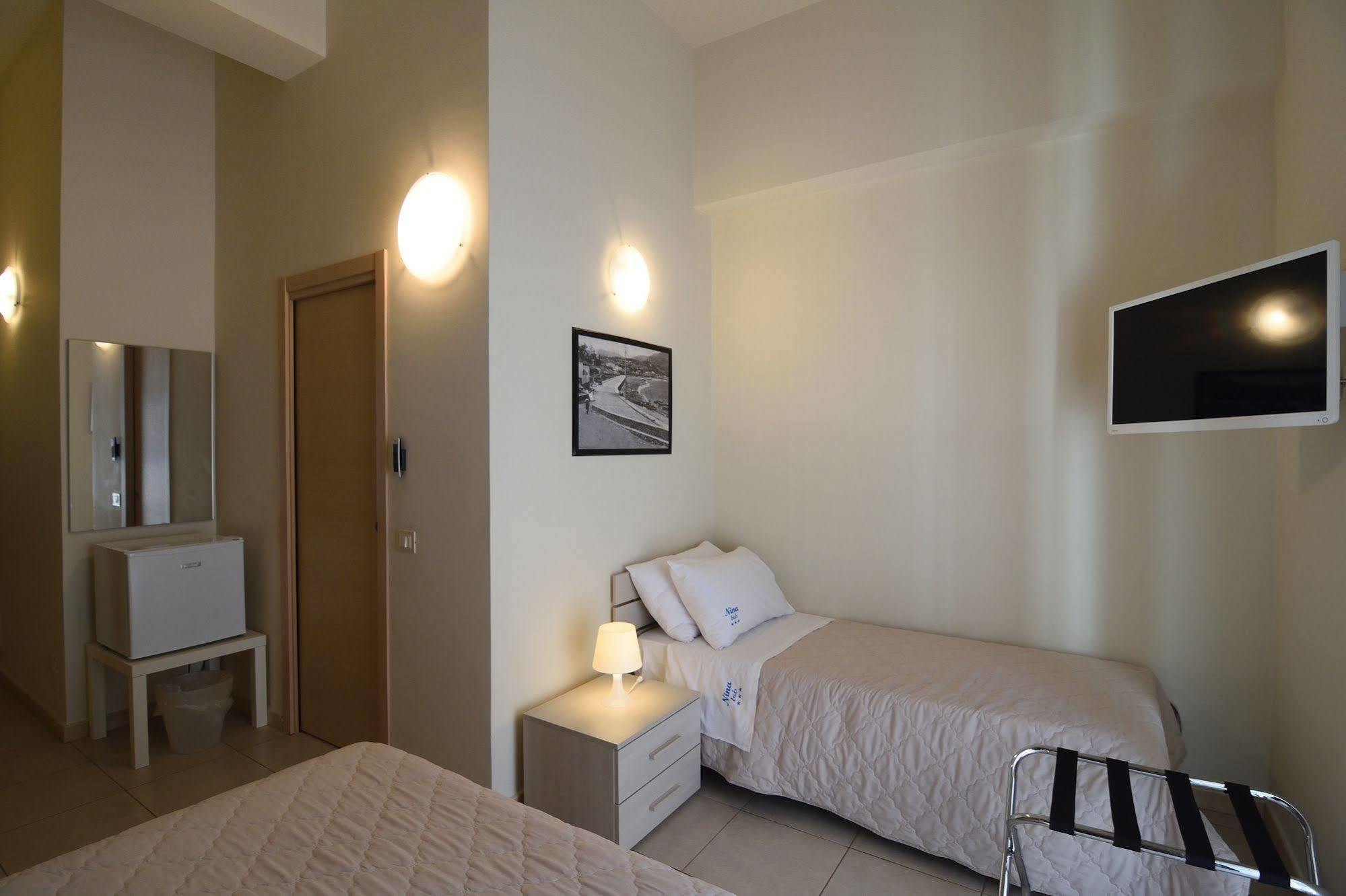 Nina B&B Джардини-Наксос Экстерьер фото